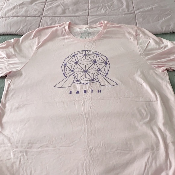 NWT Spaceship Earth Epcot small shop XXL t-shirt - Picture 1 of 4